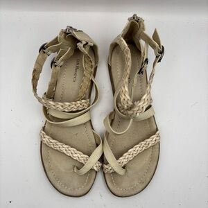 G.H Bass & Co. Women's Cream Braided Sandals Size 9